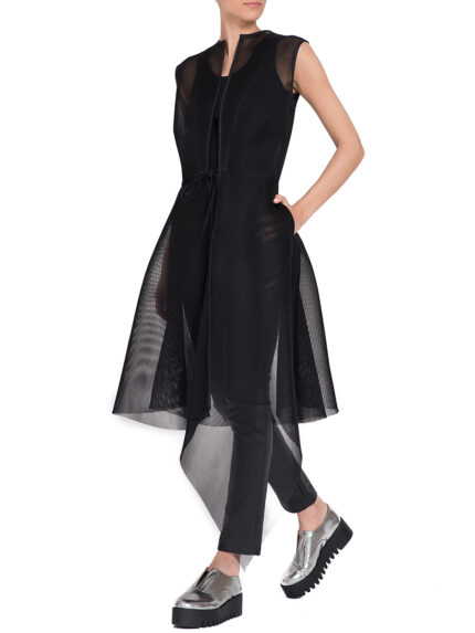 Mesh vest with asymmetric cut