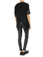 Hanorac negru cu inserție din tull plisat - imagine 4