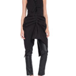 Vestă neagră multifuncțională cu pliuri frontale