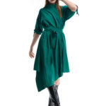 Rochie verde cu guler supradimensionat