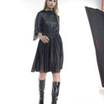 Rochie din voal metalizat cu maneci tip lalea si guler inalt