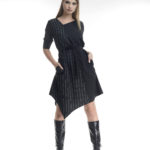 Rochie geometrică cu tiv asimetric