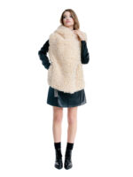 Jachetă supradimensionată din blană ecologică cu glugă