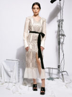 Rochie alba din paiete cu maneca lunga