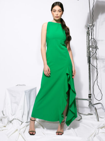 Rochie verde cu volan Green dress with frill