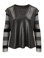 Bluza neagra cu decolteu in V Black blouse with V-neckline