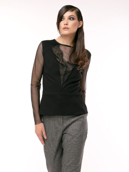 Bluza neagra cu insertie din dantela Black blouse with lace