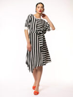 Rochie cu dungi alb negru Dress with black and white stripes