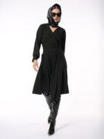 Rochie Neagră cu Tiv Asimetric și Bust Petrecut - imagine 9