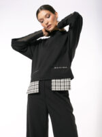 Bluza neagra cu buzunare contrastante