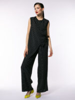 Bluză neagră din vascoză cu tiv asimetric - imagine 2